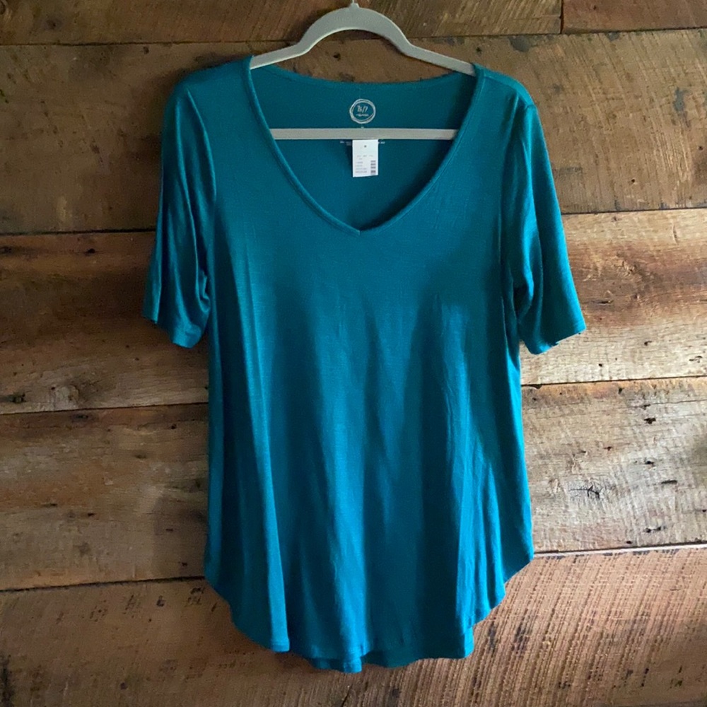Maurices M top. New!